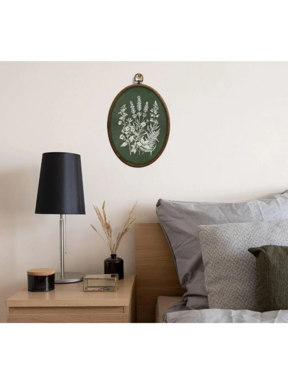 Floral Oval Wall Art - Dark Green Botanical Decor for Cottagecore Home & Living